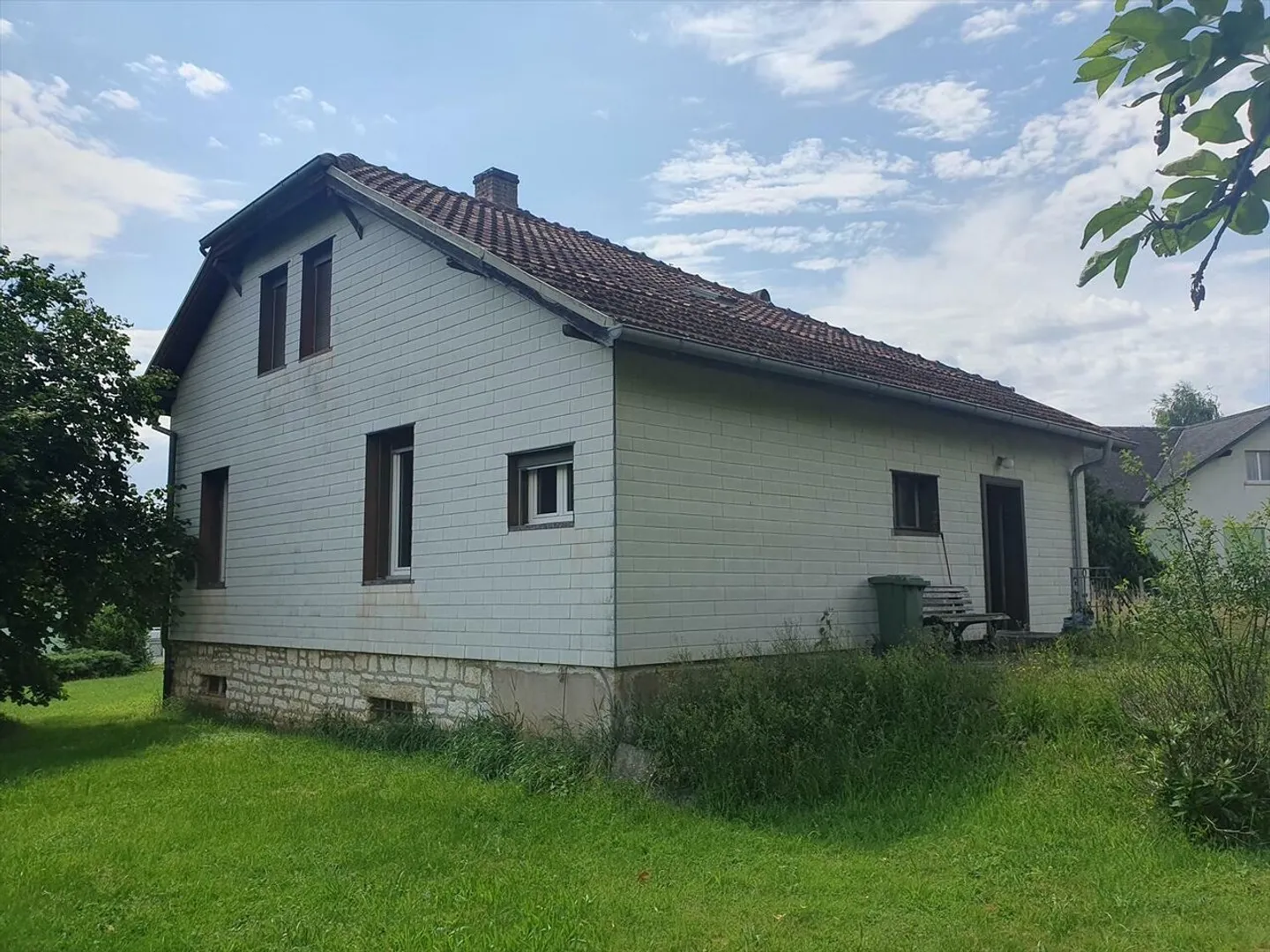 Charming 5.5-room house to renovate in Courgenay - Photo 3 of 12