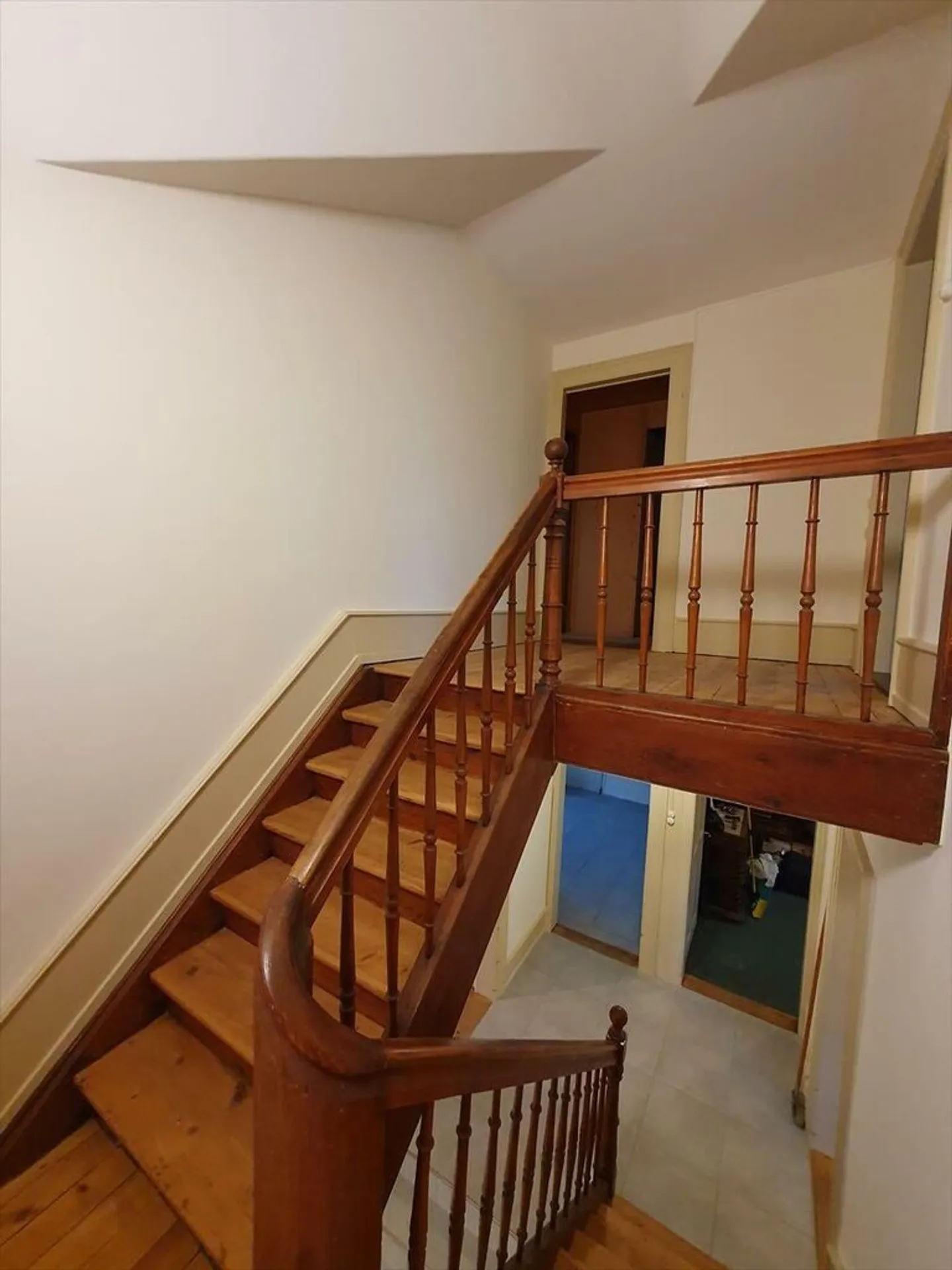 Charming 5.5-room house to renovate in Courgenay - Photo 5 of 12