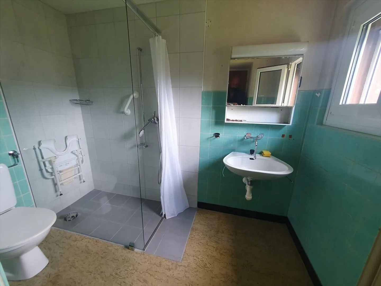 Charming 5.5-room house to renovate in Courgenay - Photo 9 of 12