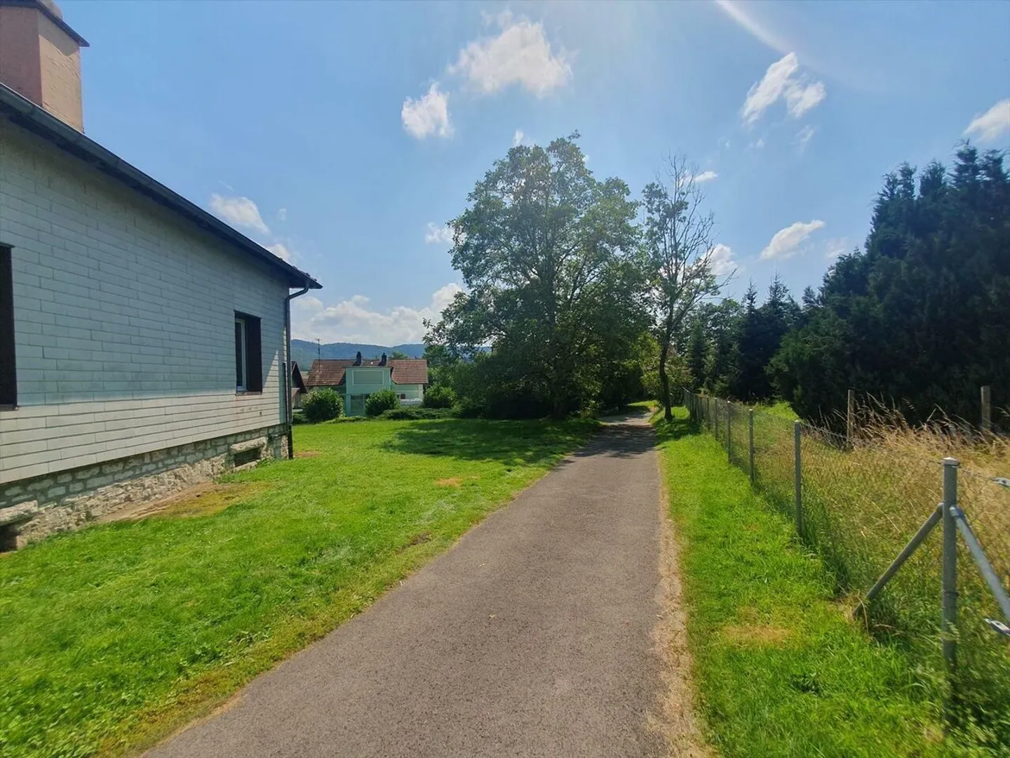 Charming 5.5-room house to renovate in Courgenay - Photo 12 of 12