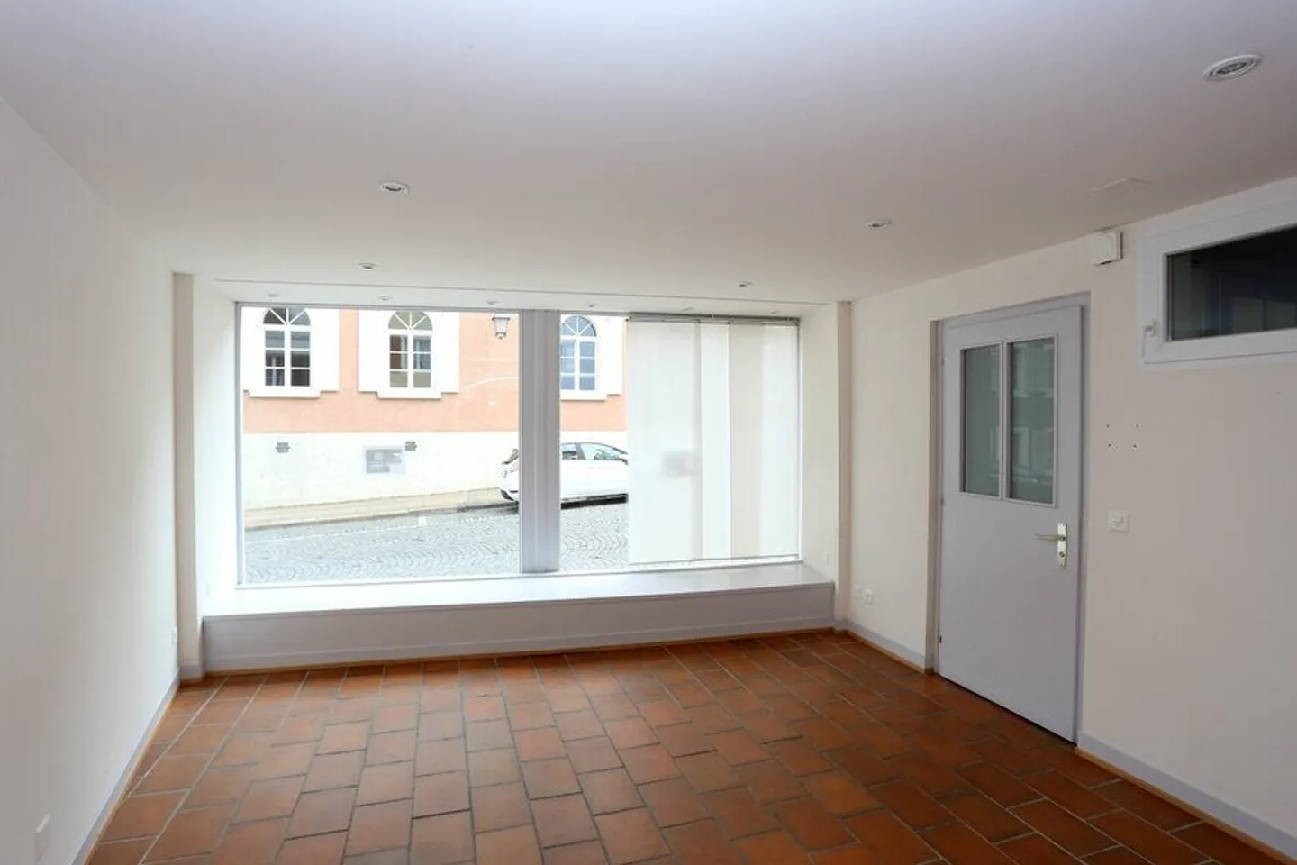 Gebäude mit 3 Wohnungen, 1 Studio und 1 Büro zu verkaufen in Porrentruy - Foto 2 von 13