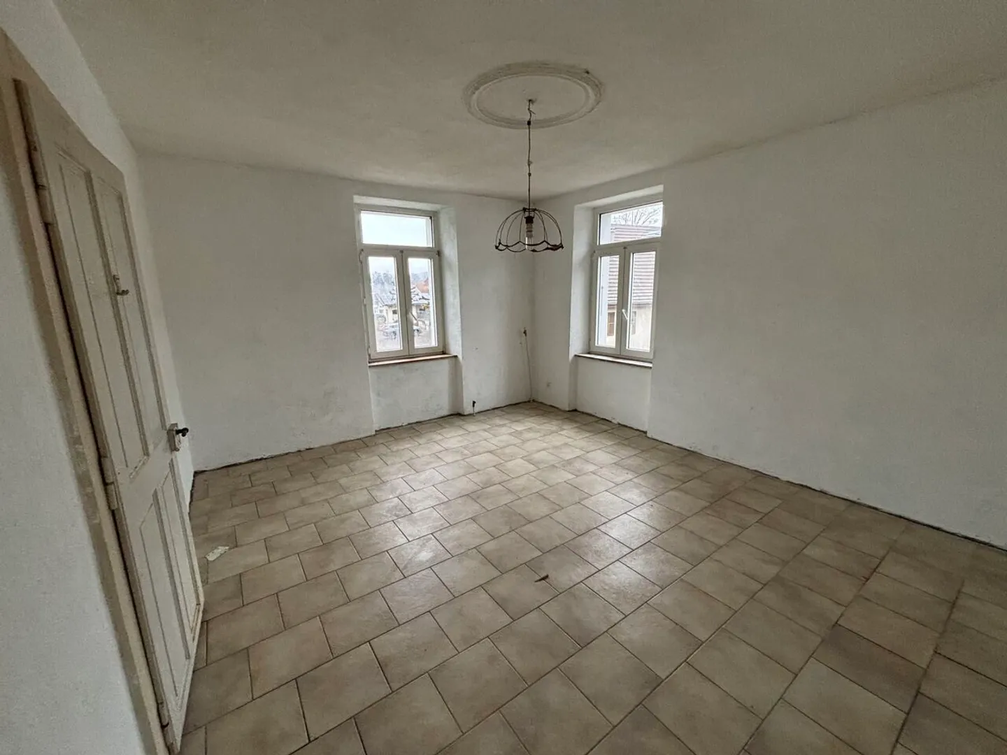 À vendre maison à rénover de 4.5 pièces à Courchavon - Photo 8 sur 13