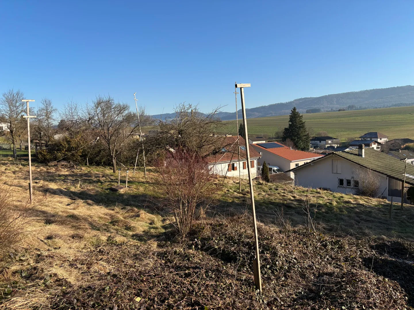 Terrain de 1'560 m2 à vendre dans le village de Fontenais - Photo 3 sur 4