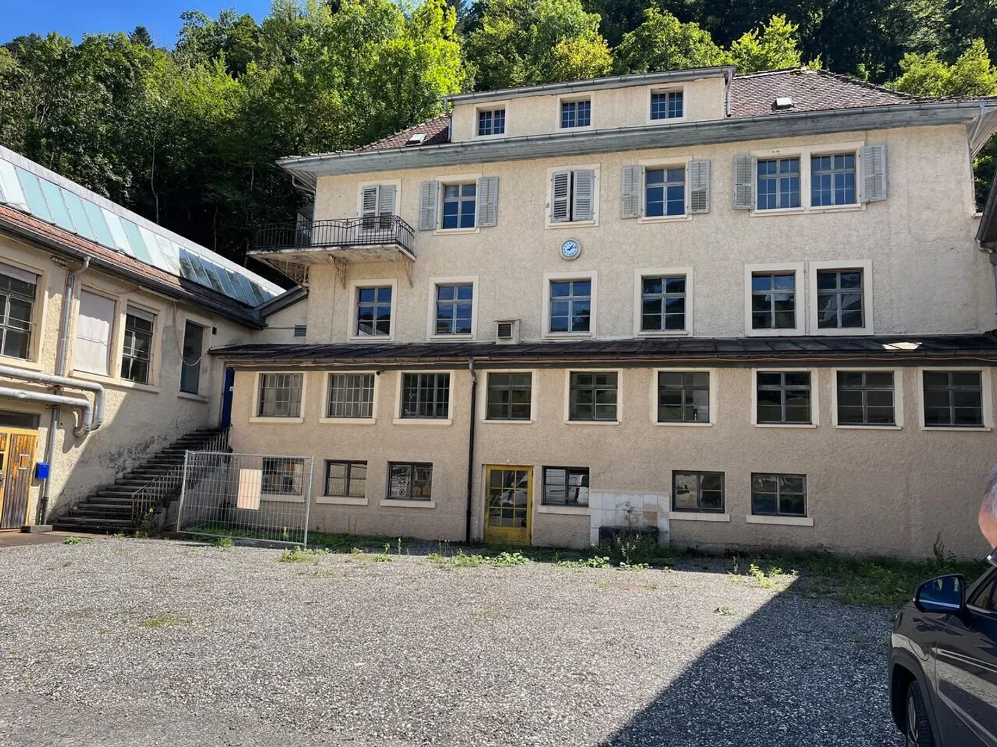 For sale in St-Ursanne industrial site housing rented spaces - Photo 5 of 12