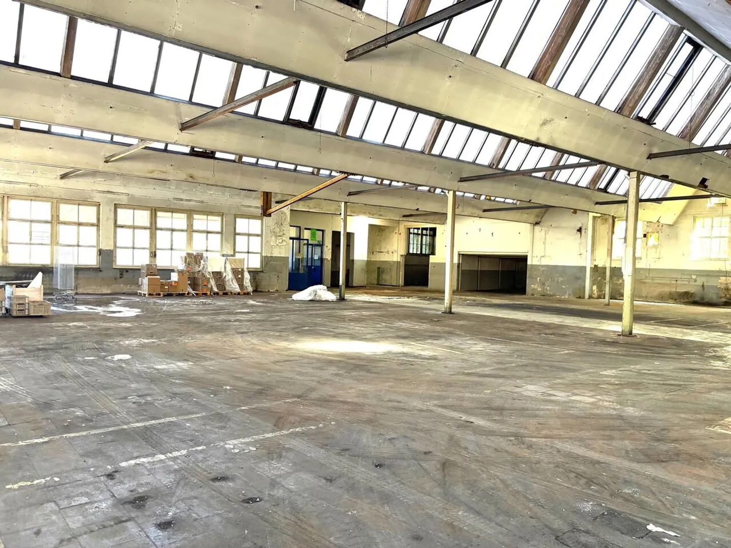 For sale in St-Ursanne industrial site housing rented spaces - Photo 10 of 12