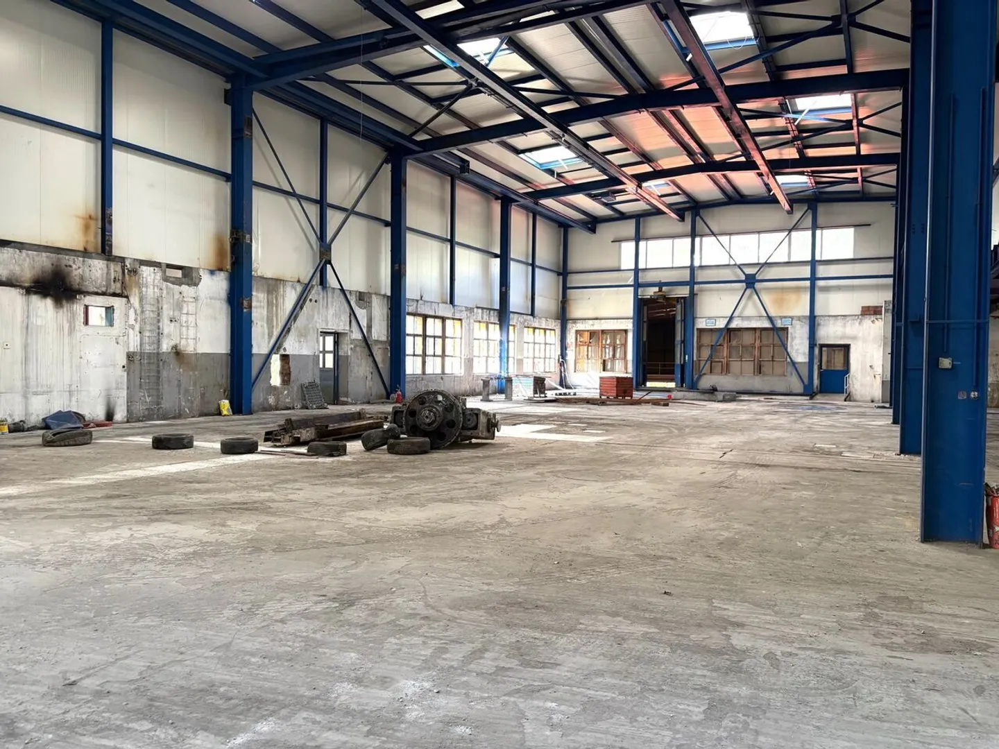 A St Ursanne, grandi spazi 170 m2, 221 m2, 238 m2, 374 m2, 558 m2 - Foto 4 di 7