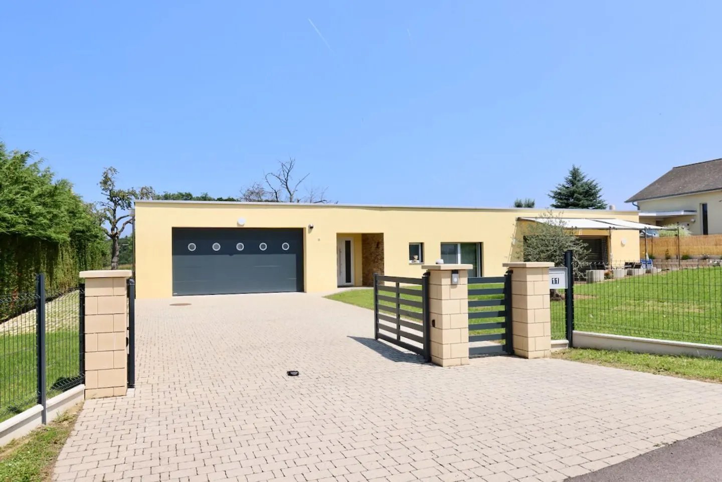 Villa - Foto 1 von 13