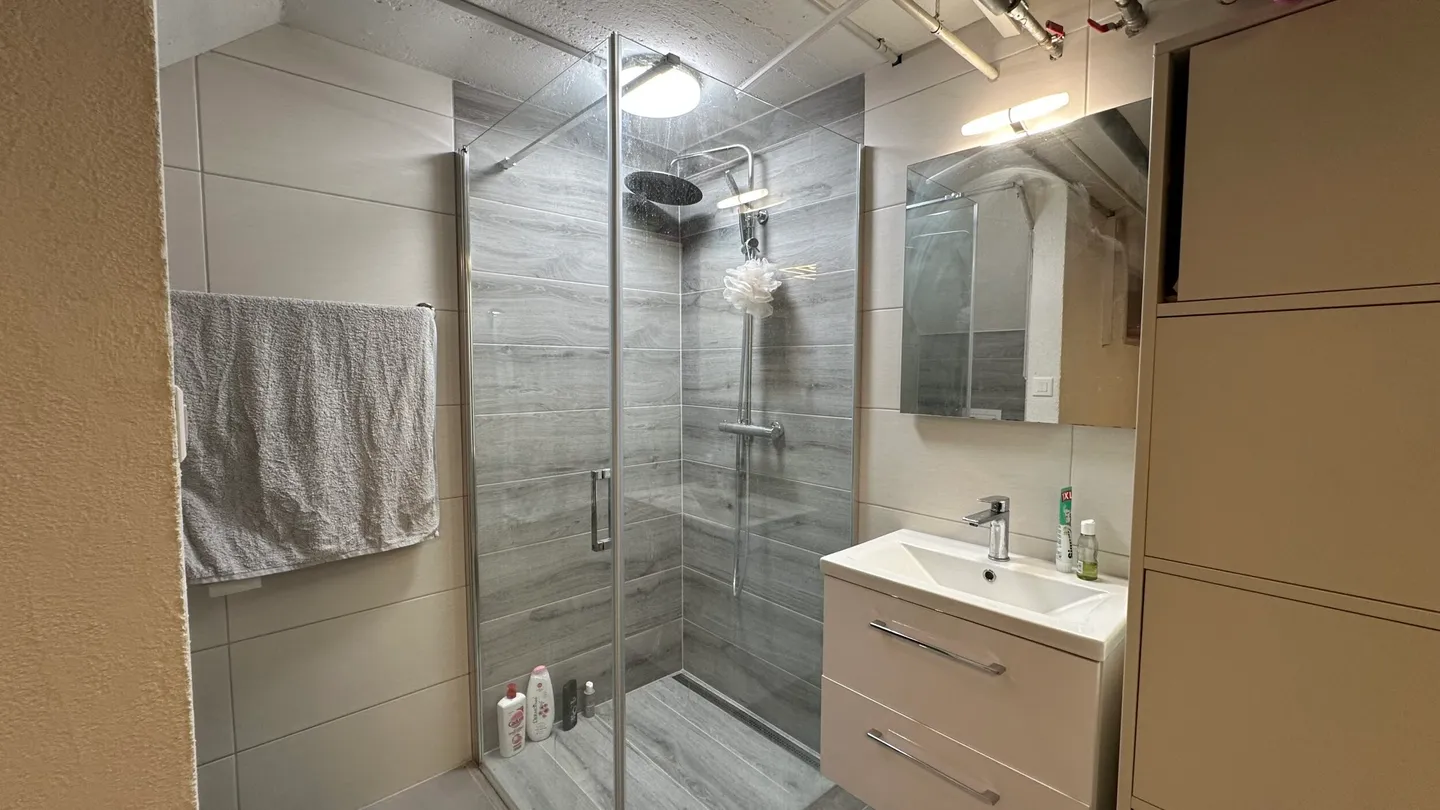 For sale semi-detached house with 6 rooms in Moutier - Photo 5 of 13