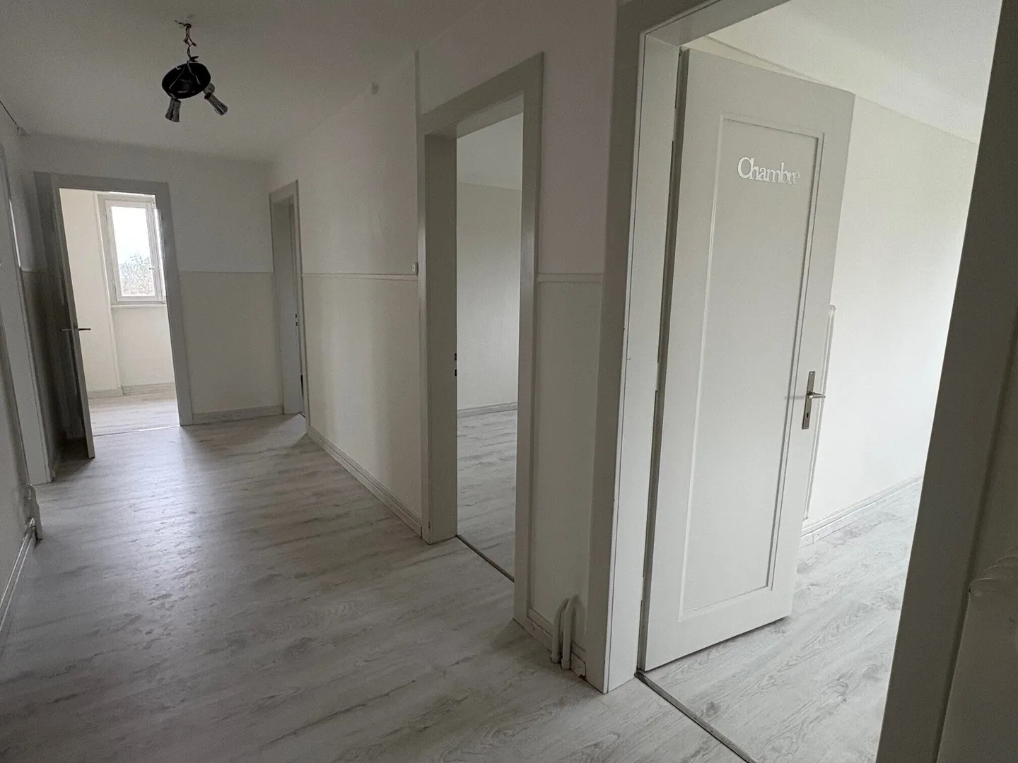 5-room apartment with garage and garden for rent in Courgenay - Photo 9 of 11