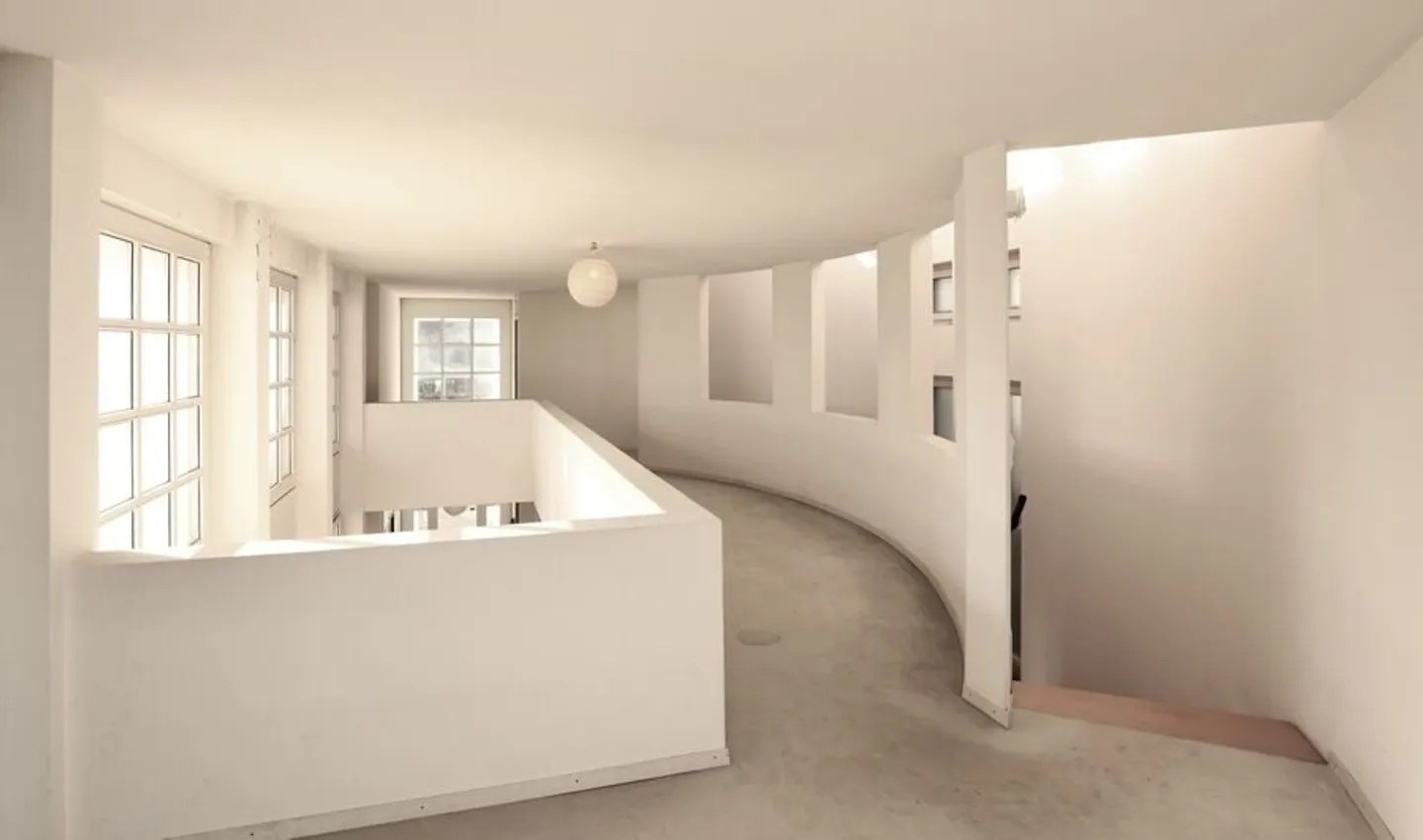 Située à Porrentruy villa d'architecte de 9 pièces - Photo 5 sur 13