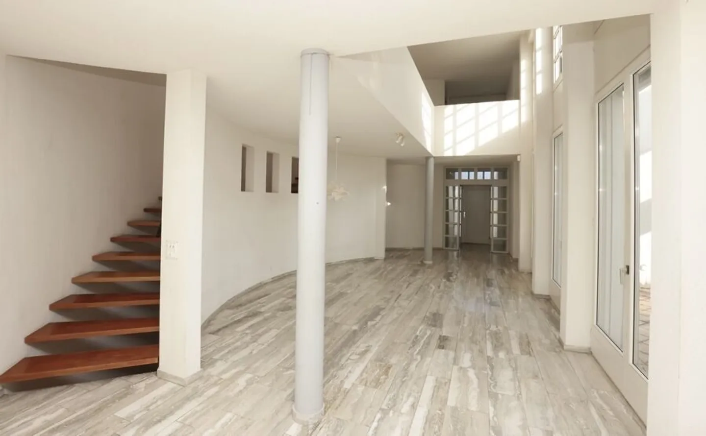 Située à Porrentruy villa d'architecte de 9 pièces - Photo 8 sur 13