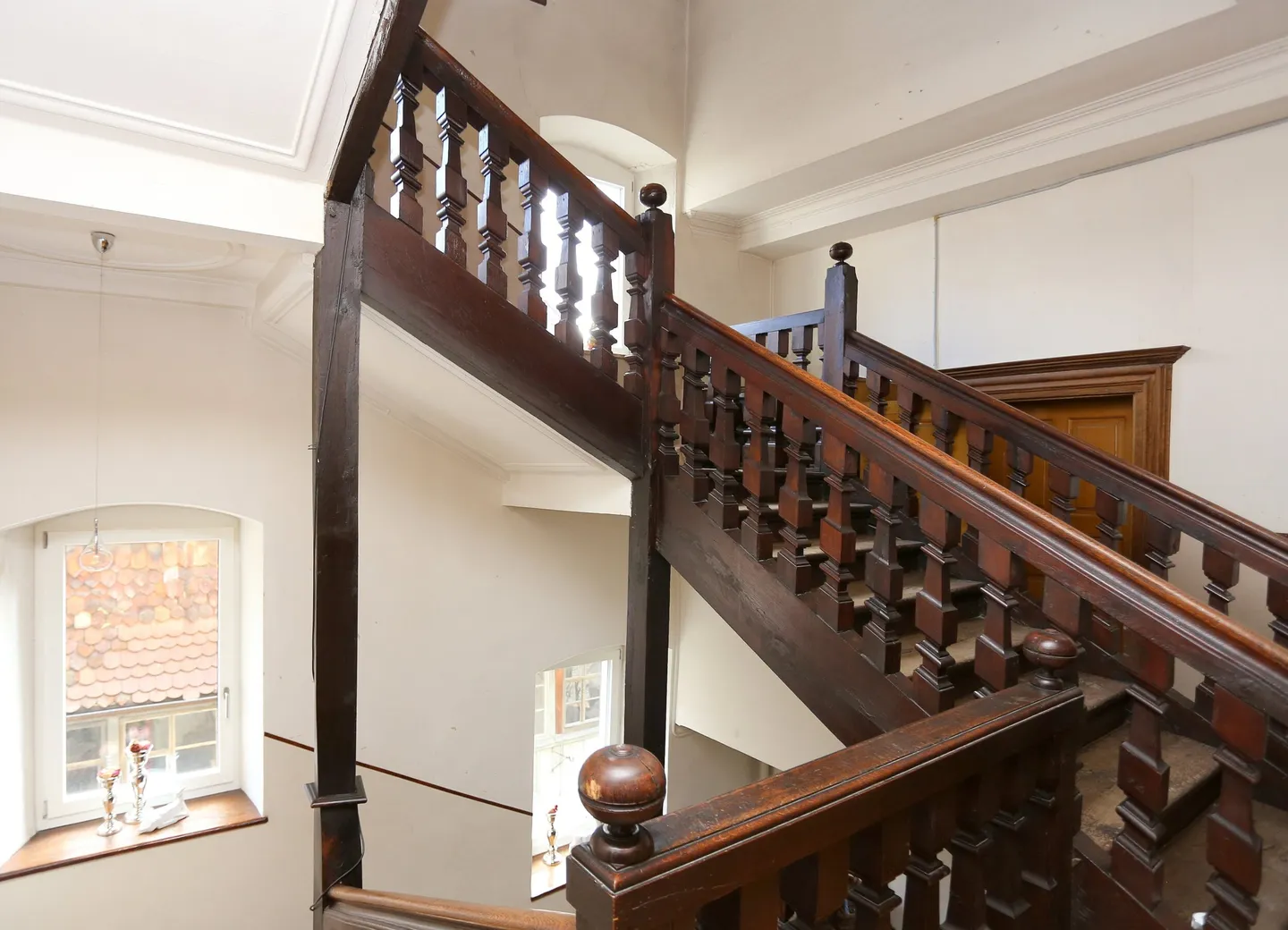 Appartamento di 7 stanze al 1° piano in affitto - Foto 1 di 13