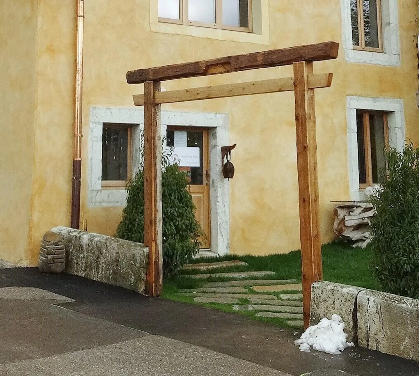 À vendre ancien moulin rénové dans le village de Lamboing - Photo 3 sur 13