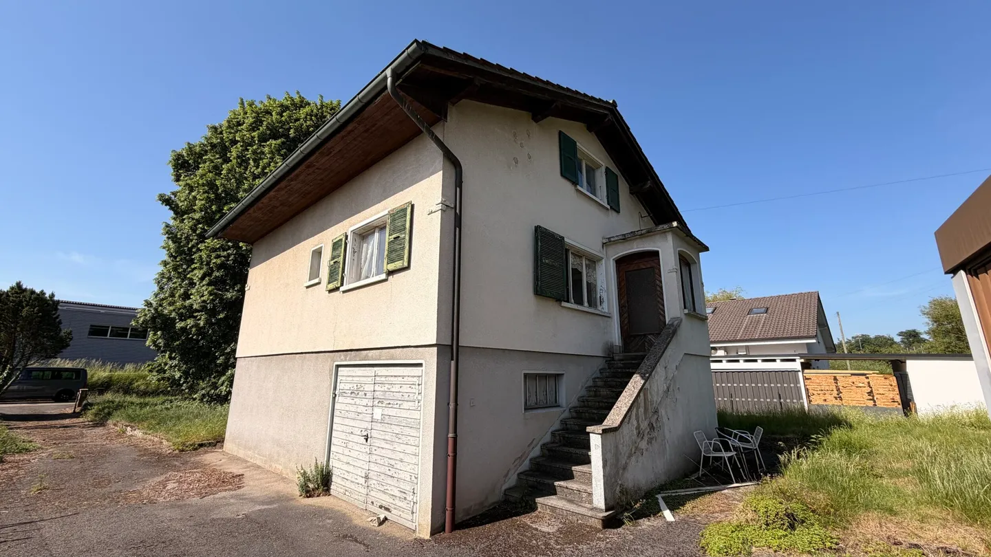 Maison Charmante avec Potentiel de Rénovation - Photo 8 sur 10