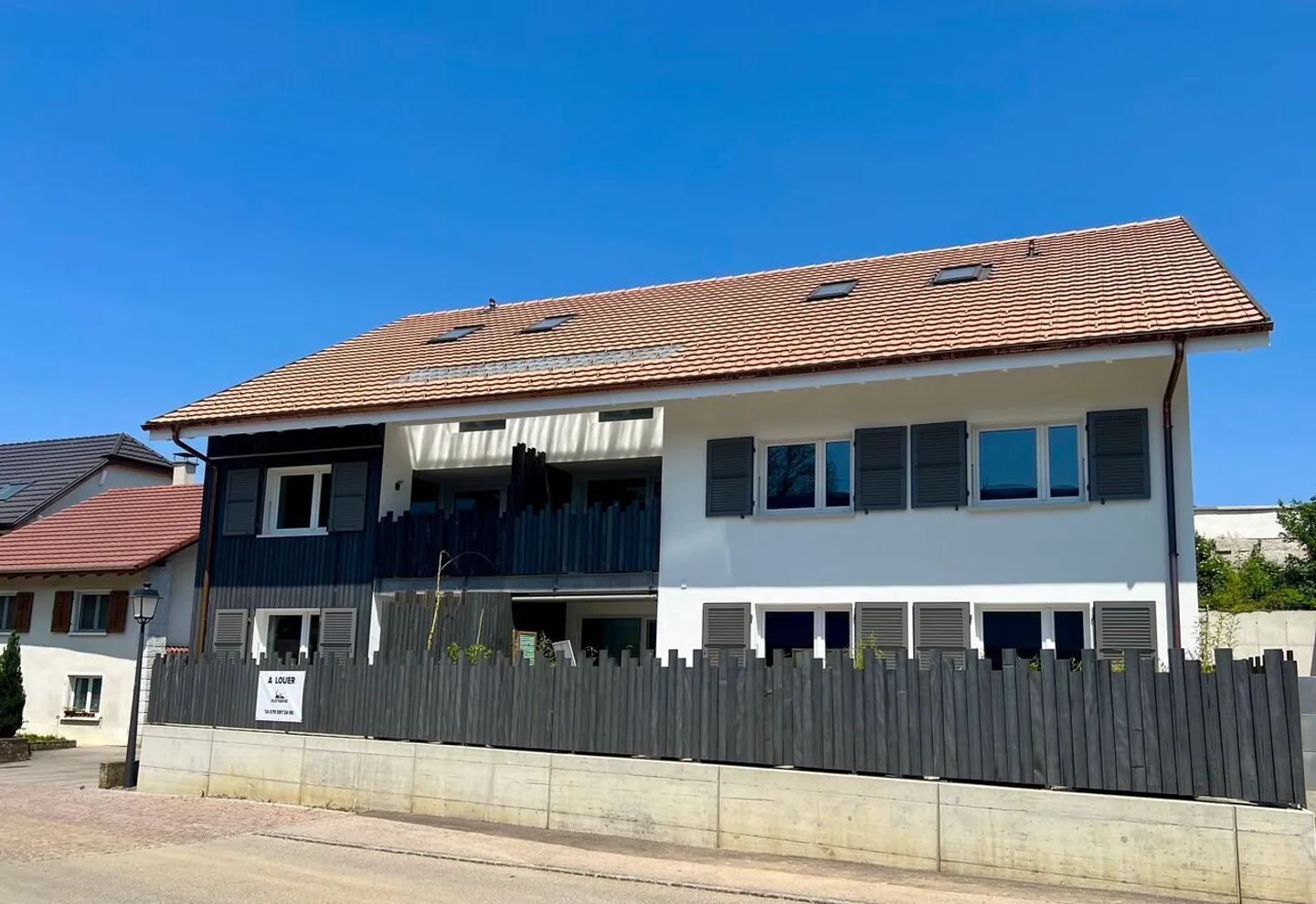 Im Dorf Courgenay moderne 4,5-Zimmer-Wohnung zu verkaufen - Foto 1 von 10