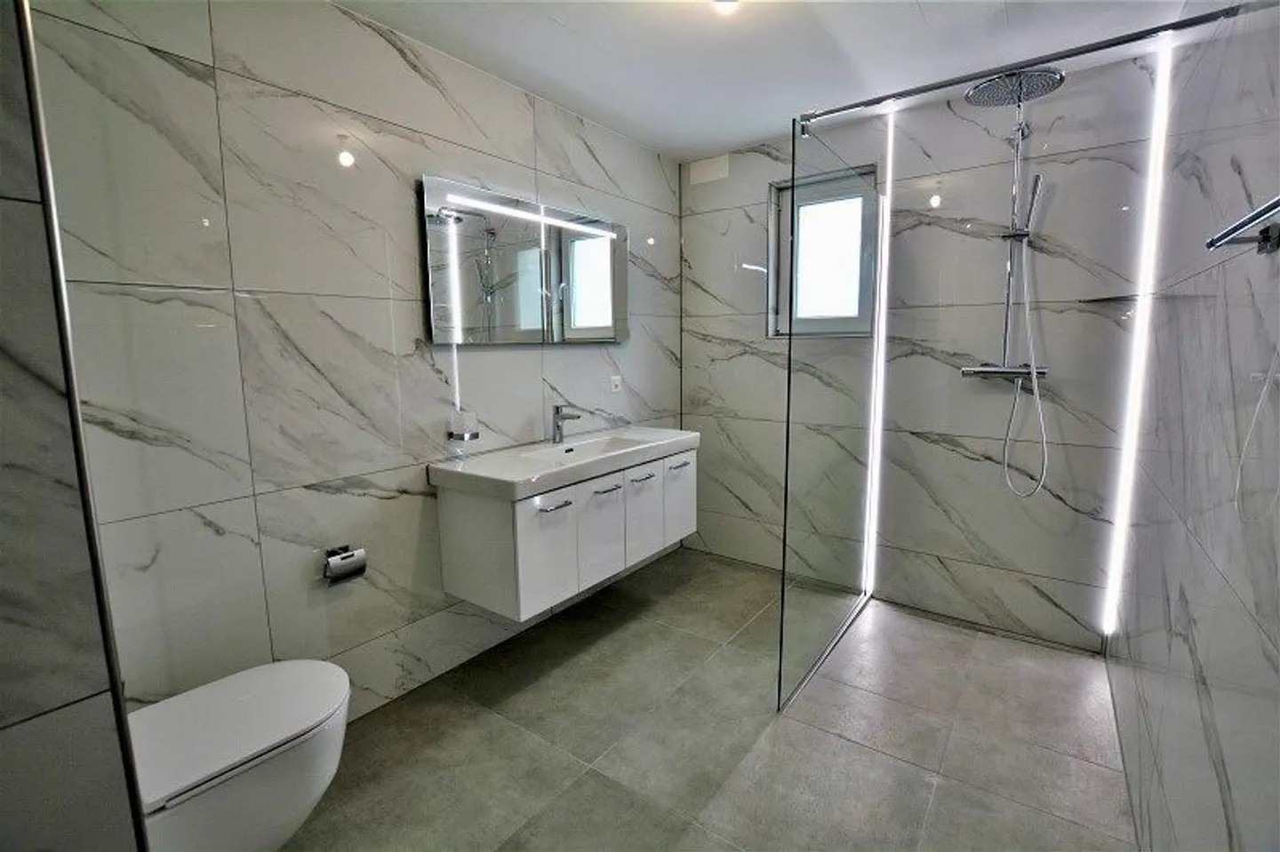 Im Dorf Courgenay moderne 4,5-Zimmer-Wohnung zu verkaufen - Foto 4 von 10