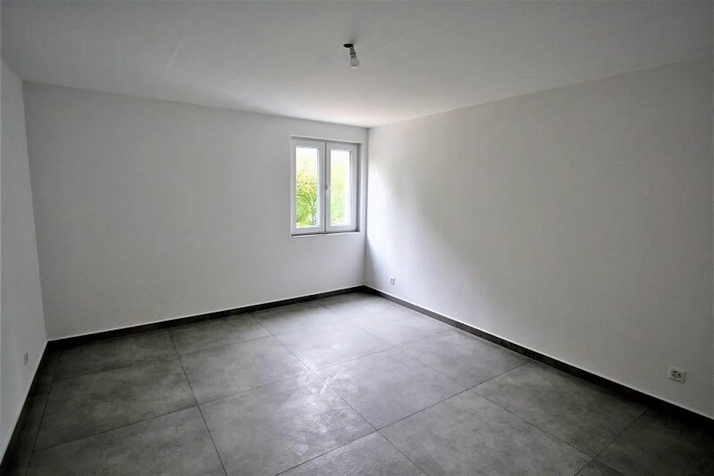 Im Dorf Courgenay moderne 4,5-Zimmer-Wohnung zu verkaufen - Foto 6 von 10