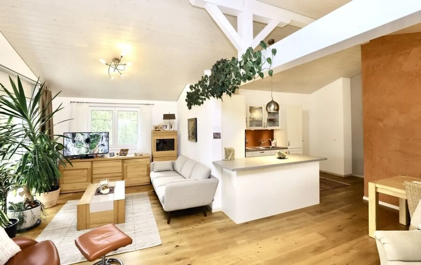 Detached House - Photo 9 of 13