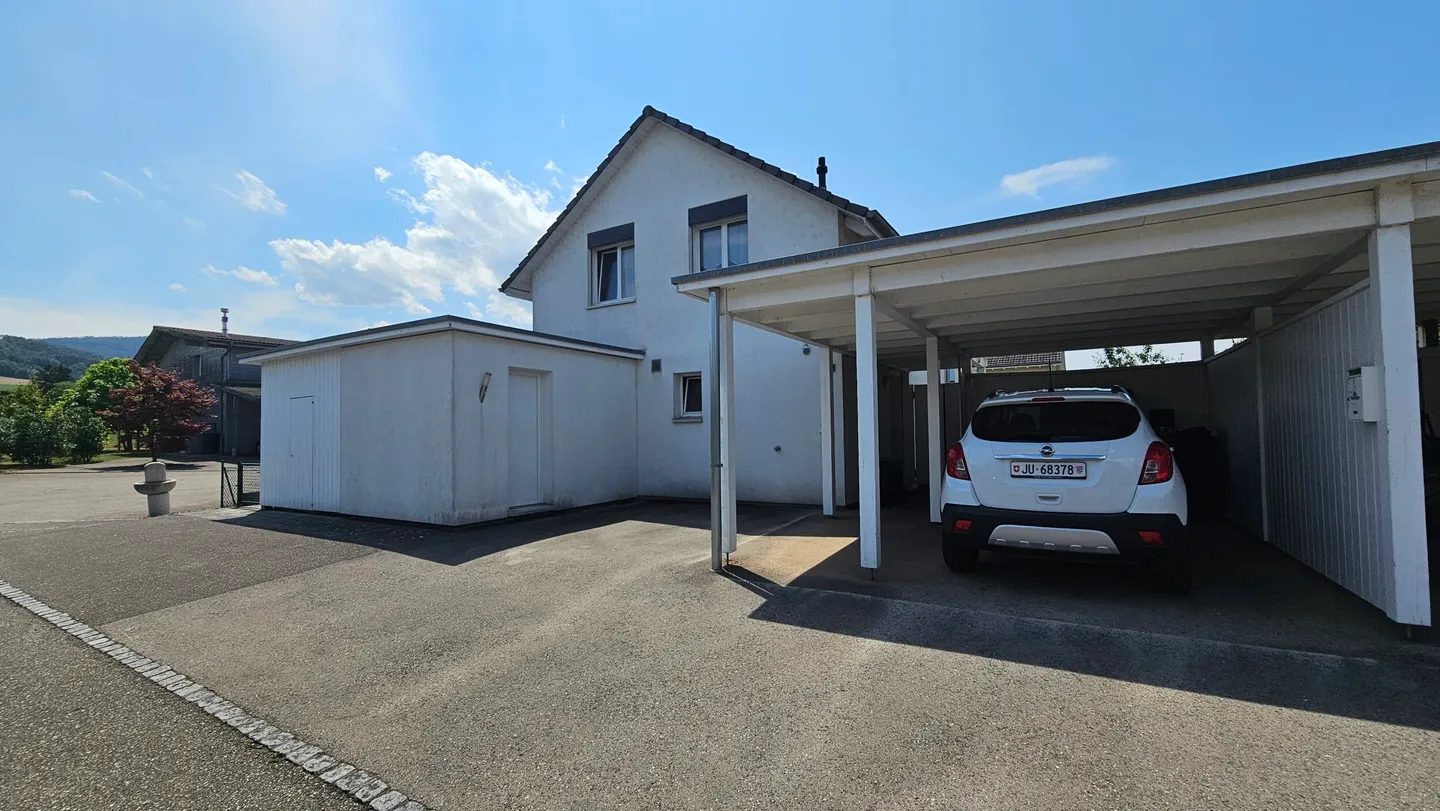 For sale in Delémont spacious family villa 5.5 rooms with garden - Photo 5 of 13