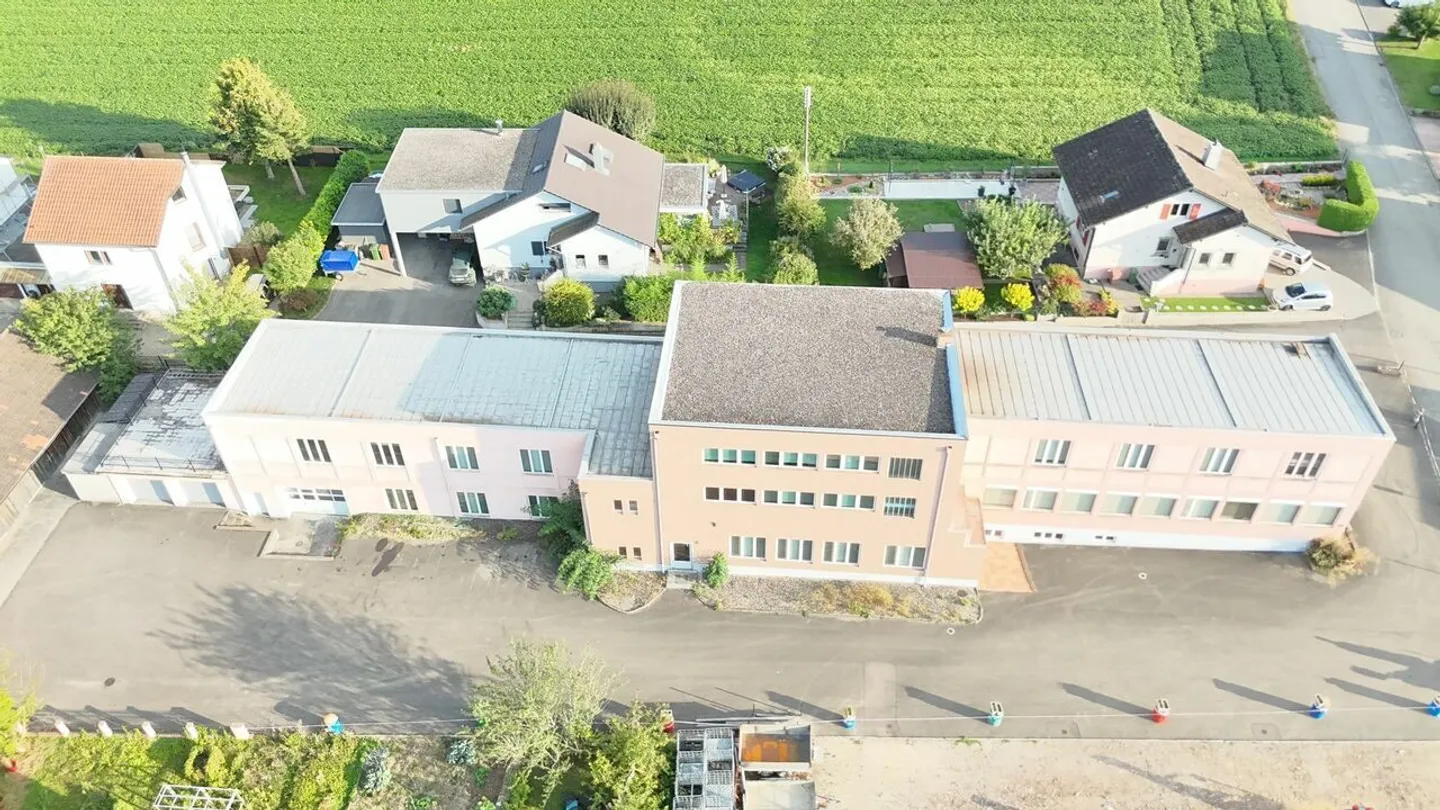 Factory with 2 apartments for sale in Courfaivre - Photo 3 of 13