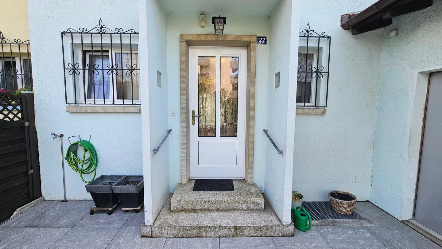 Zu verkaufen in Porrentruy Reihenhaus mit 4,5 Zimmern - Foto 3 von 13
