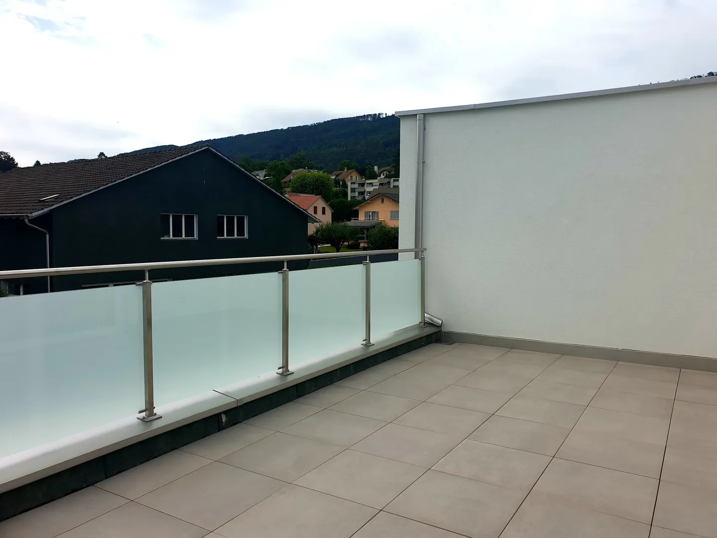 Maison Jumelée Moderne - Photo 5 sur 9