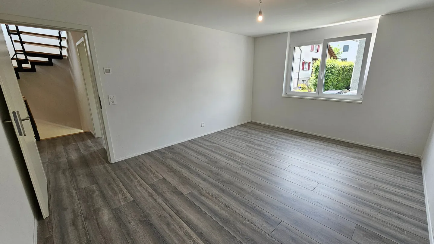 Zu verkaufen in Delémont modernes 5,5-Zimmer-Haus mit Garten - Foto 12 von 13