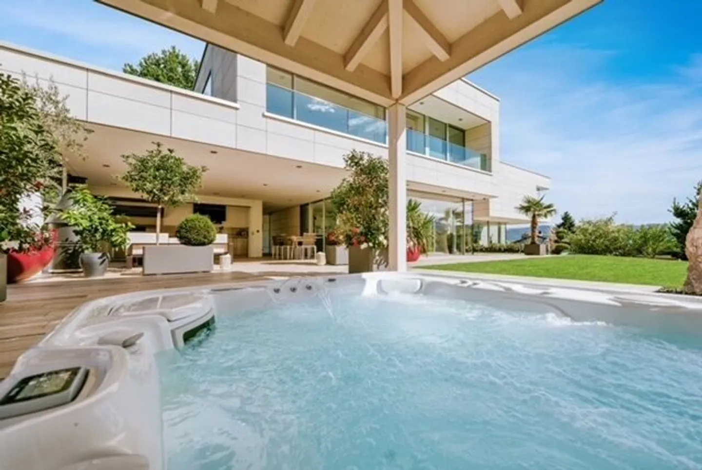 Villa - Photo 7 of 12