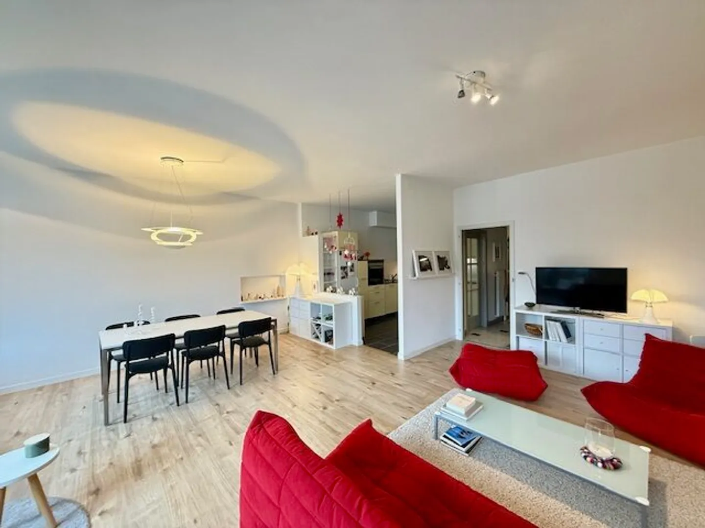 Zu verkaufen Gebäude mit 4 Wohnungen und 1 Geschäft in Delémont - Foto 9 von 13