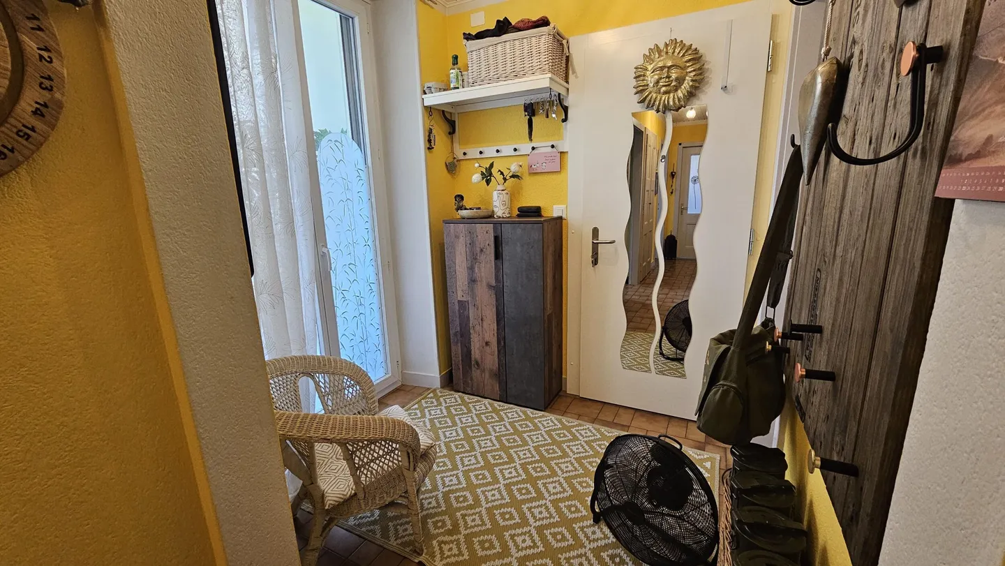 For sale in Delémont 4.5-room apartment on the upper ground floor - Photo 6 of 13