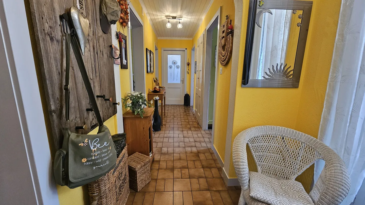 For sale in Delémont 4.5-room apartment on the upper ground floor - Photo 8 of 13