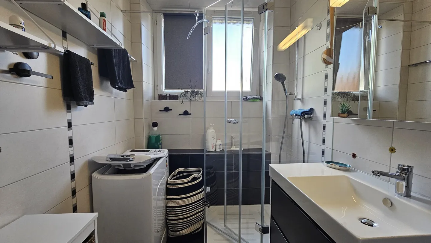 For sale in Delémont 4.5-room apartment on the upper ground floor - Photo 9 of 13