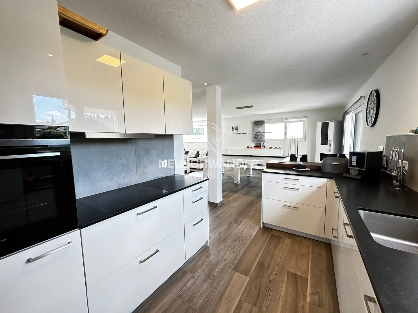 In the village of Bassecourt villa with several apartments for sale - Photo 3 of 13