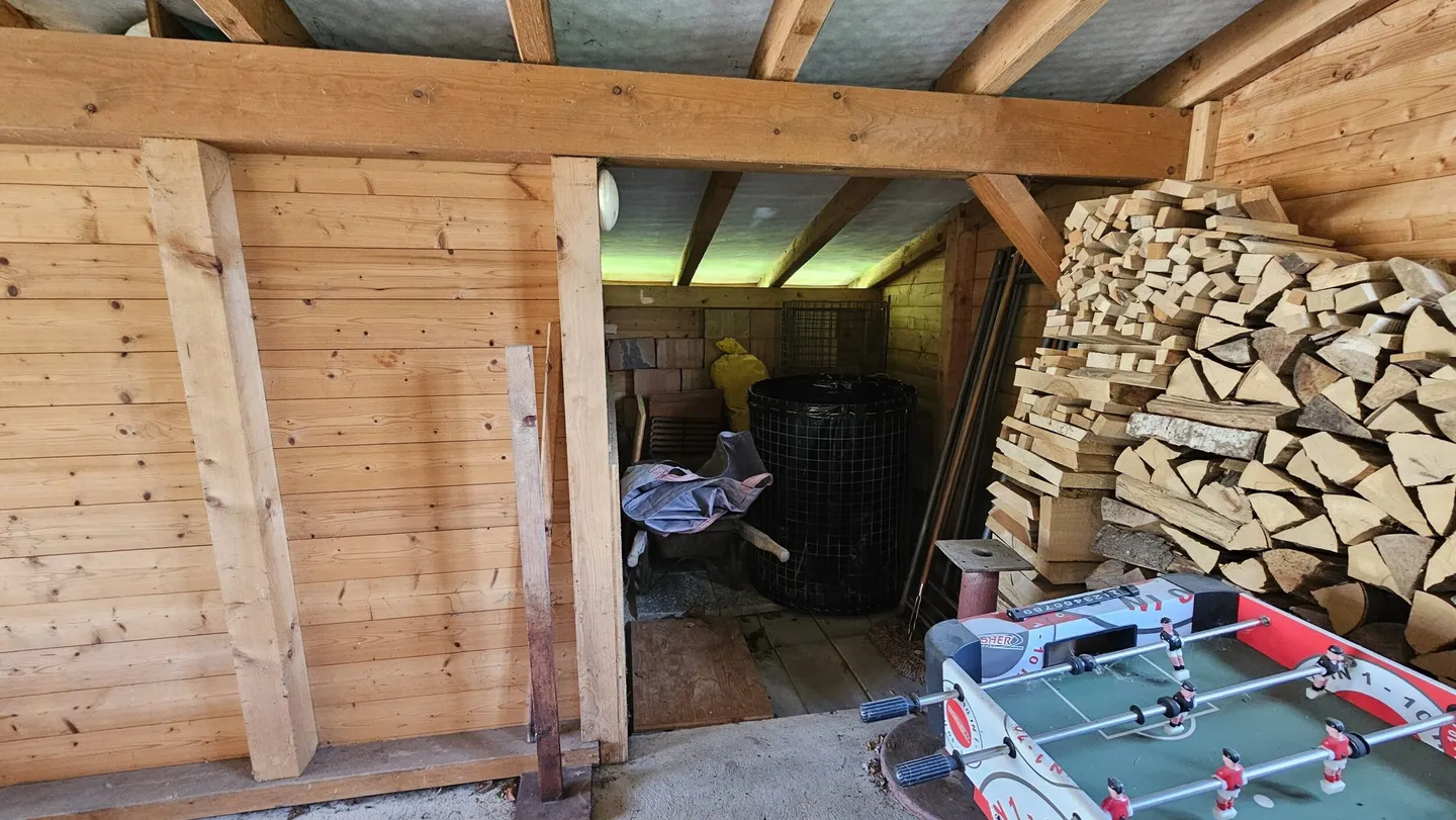 Zu verkaufen in Glovelier Haus mit 3 Wohnungen und großem Grundstück - Foto 10 von 13