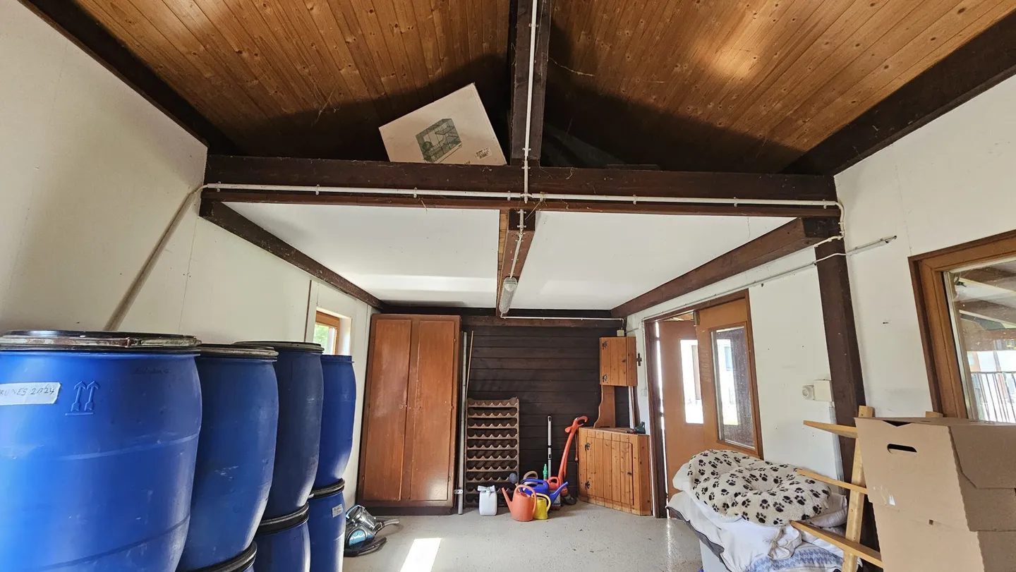 Zu verkaufen in Glovelier Haus mit 3 Wohnungen und großem Grundstück - Foto 12 von 13