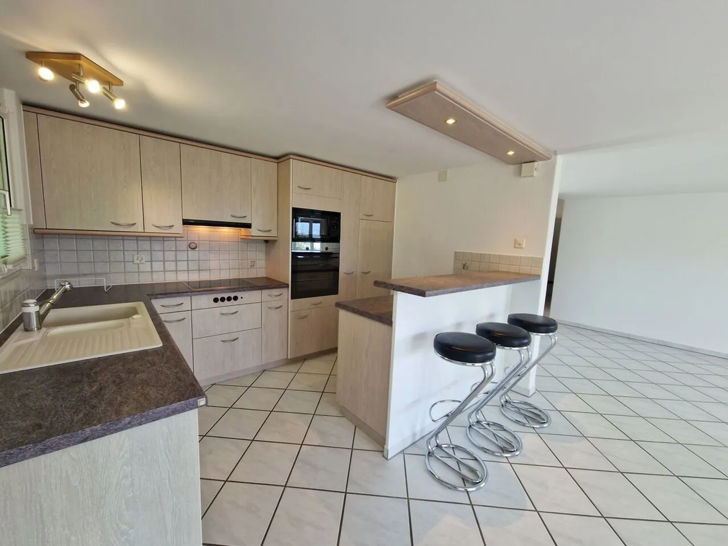 Residential Building - Photo 4 of 13