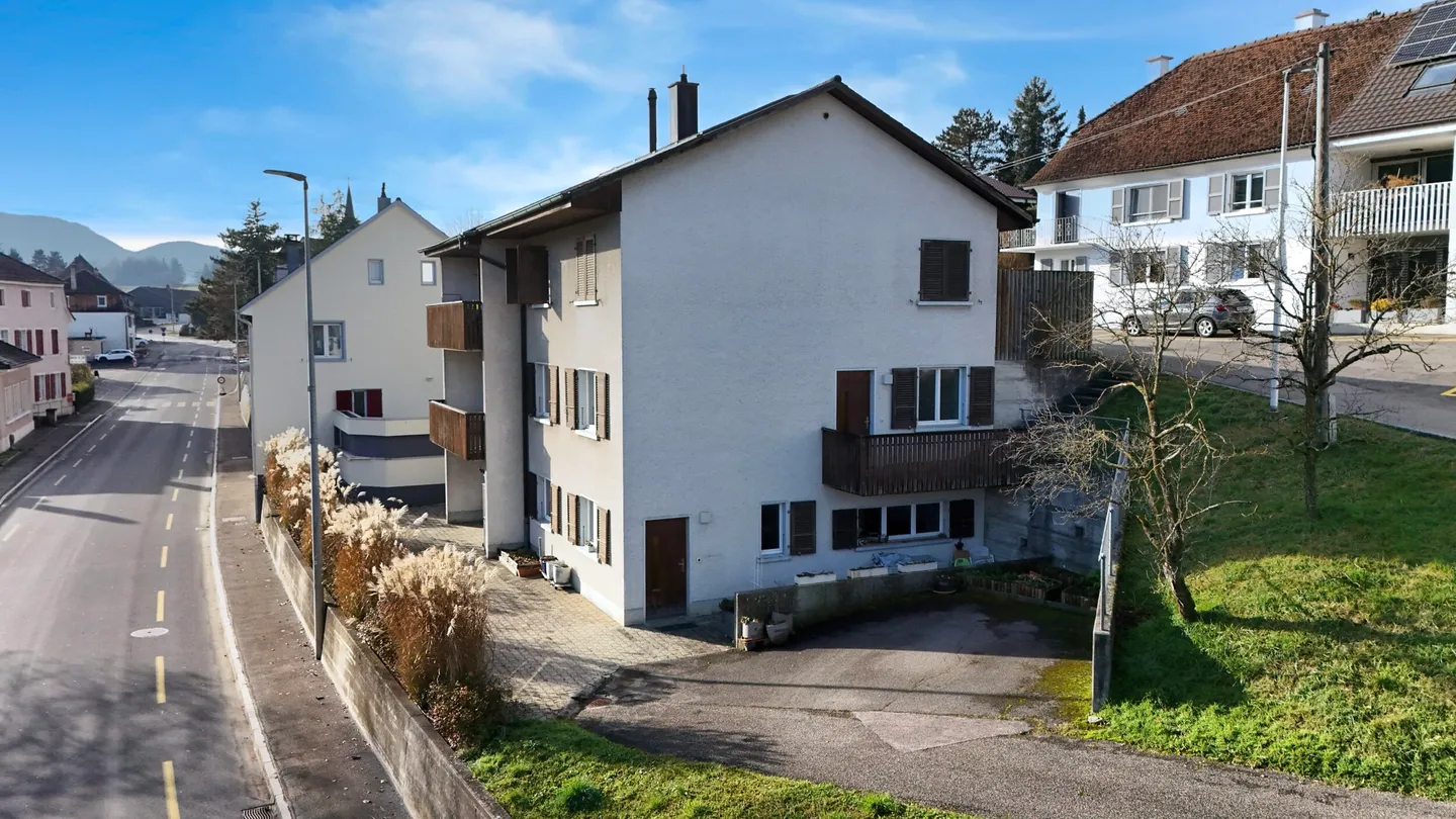 In Develier, Mietshaus mit 3 Wohnungen zu verkaufen - Foto 1 von 13