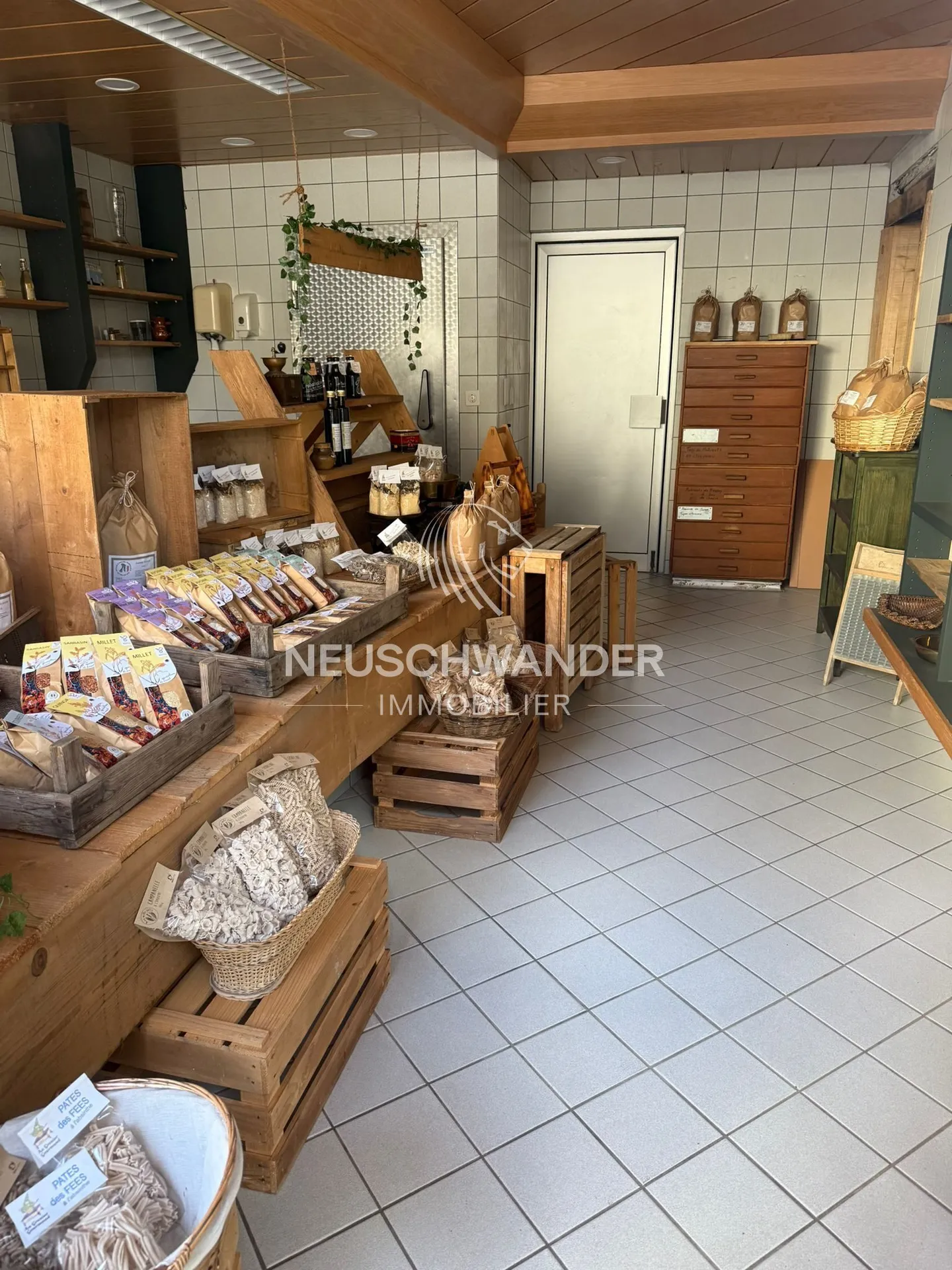 Edificio di rendimento - Foto 4 di 13