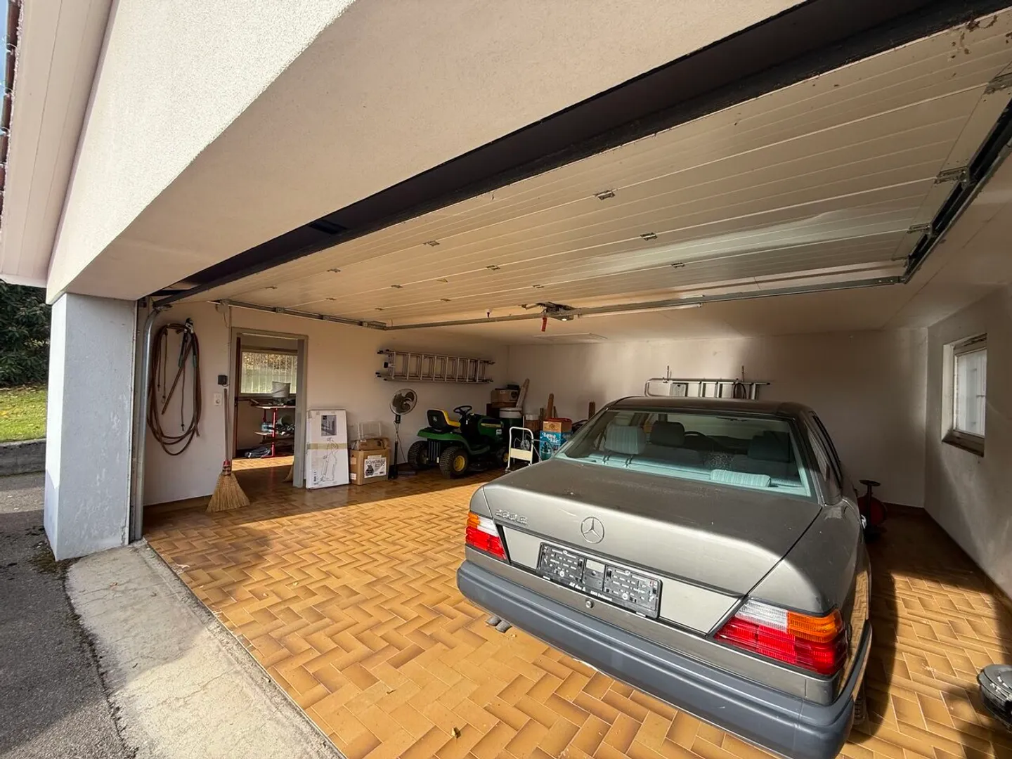 For sale in Glovelier, villa with 9.5 rooms on a large plot - Photo 8 of 13