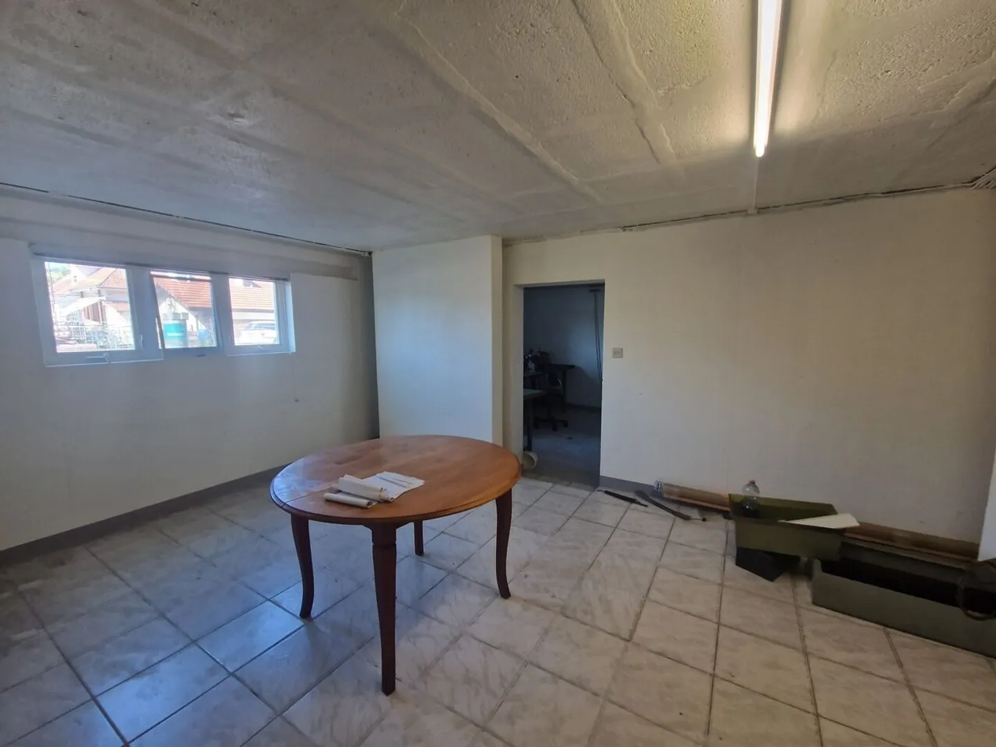 Bâtiment commercial avec appartements - Photo 6 sur 13