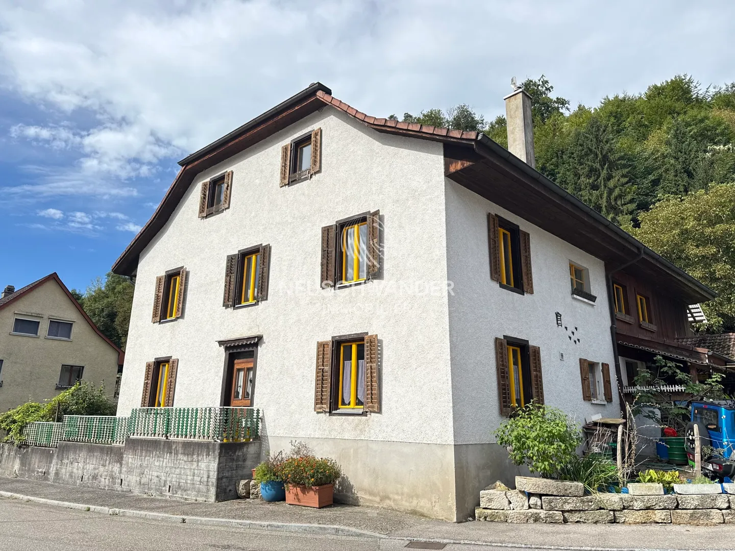 Mietshaus - Foto 1 von 13