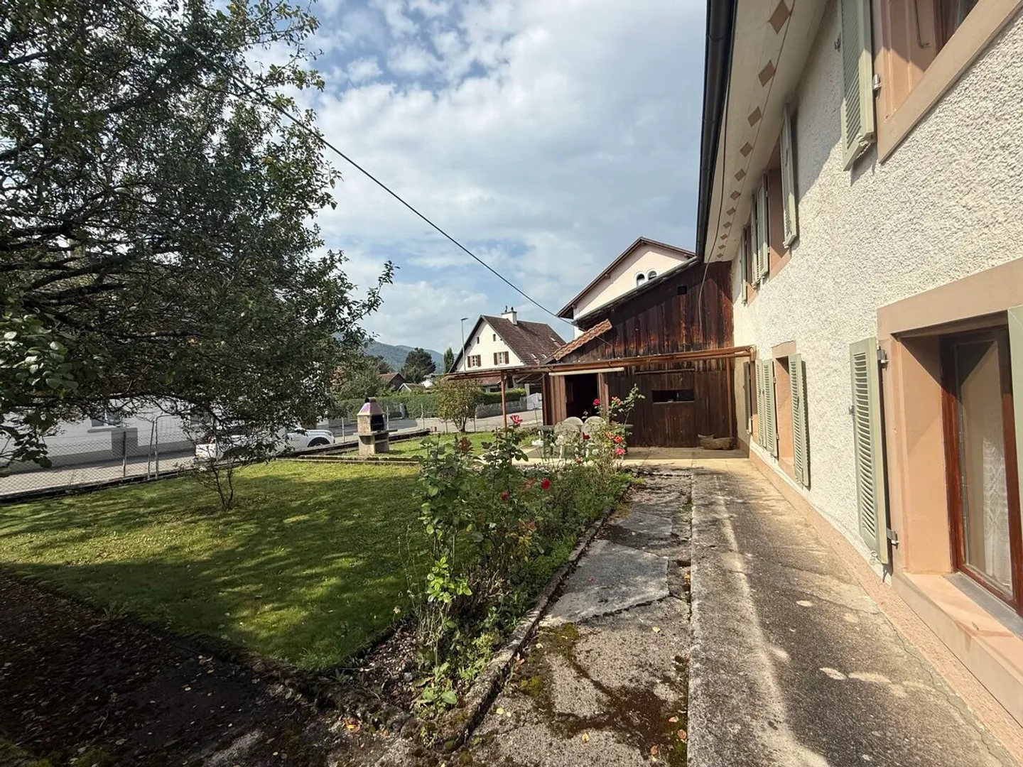 Residential Building - Photo 4 of 13