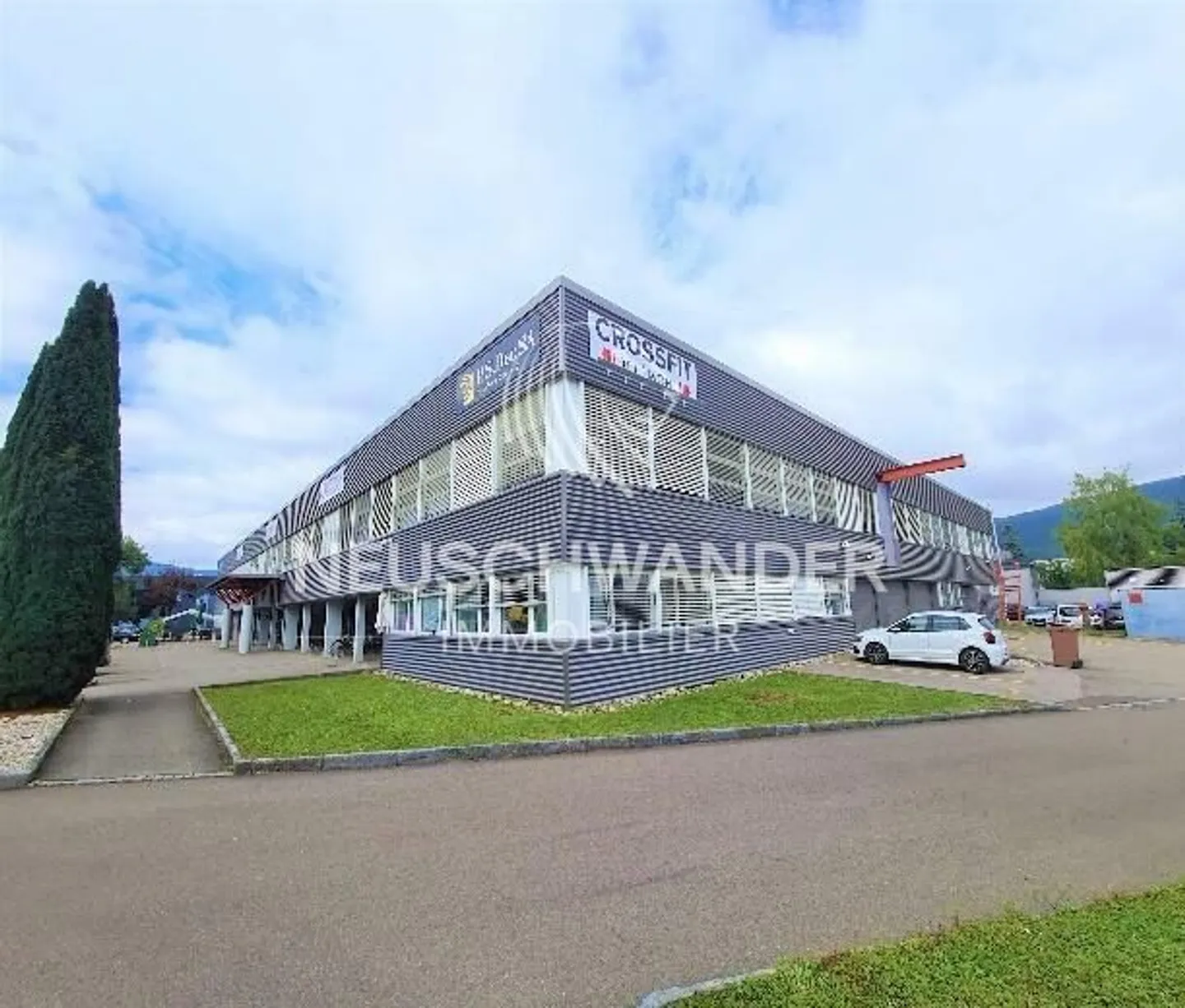 Immeuble artisanal - Photo 1 sur 13