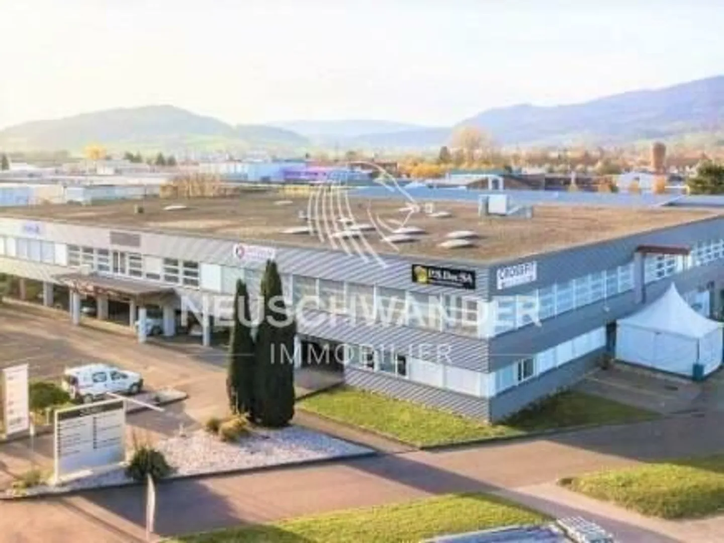 Immeuble artisanal - Photo 2 sur 13