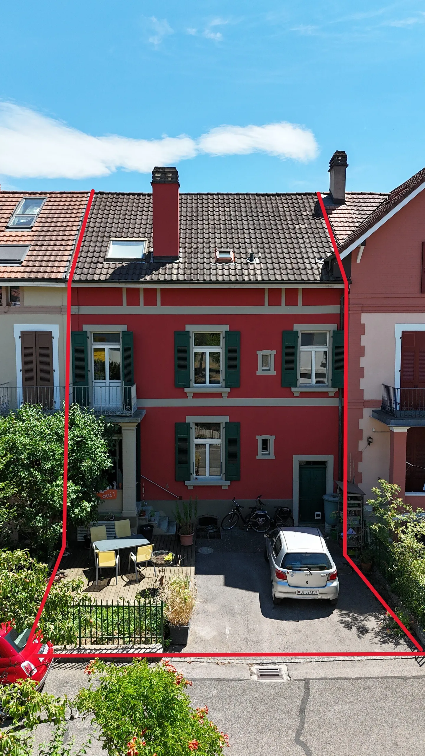 Zu verkaufen in Delémont Gebäude mit 3 Wohnungen, Terrasse und Garten - Foto 2 von 13