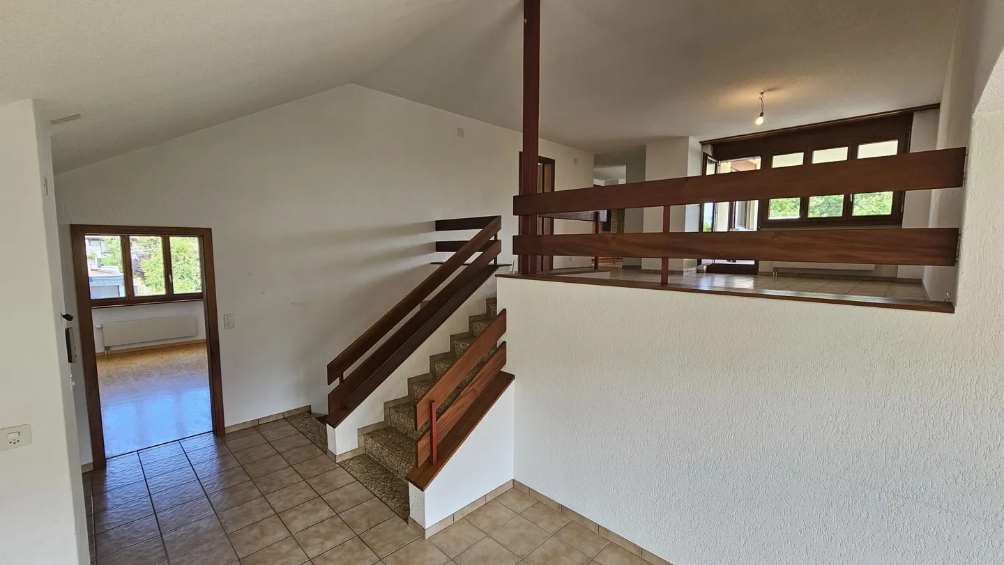 Geräumige 7,5-Zimmer-Dachwohnung von 170 m² in Bassecourt zu verkaufen - Foto 5 von 13