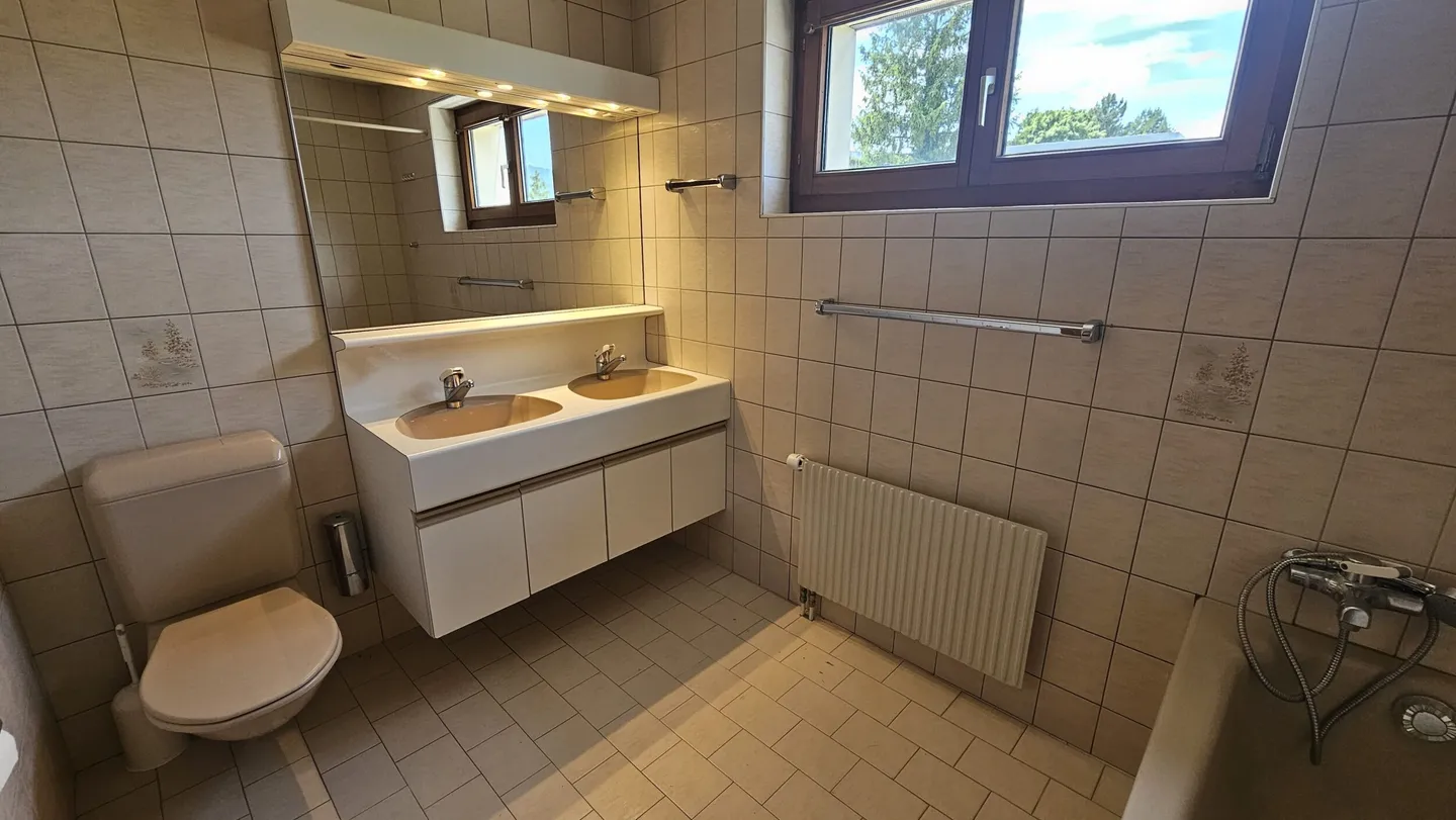Geräumige 7,5-Zimmer-Dachwohnung von 170 m² in Bassecourt zu verkaufen - Foto 7 von 13