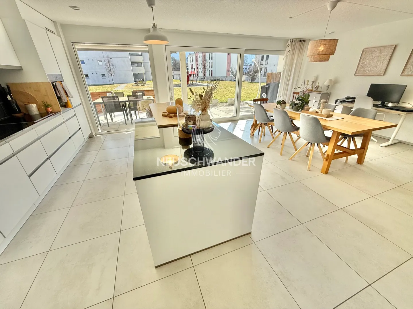 Appartement moderne de 3.5 pièces dans le village de Bassecourt - Photo 5 sur 13