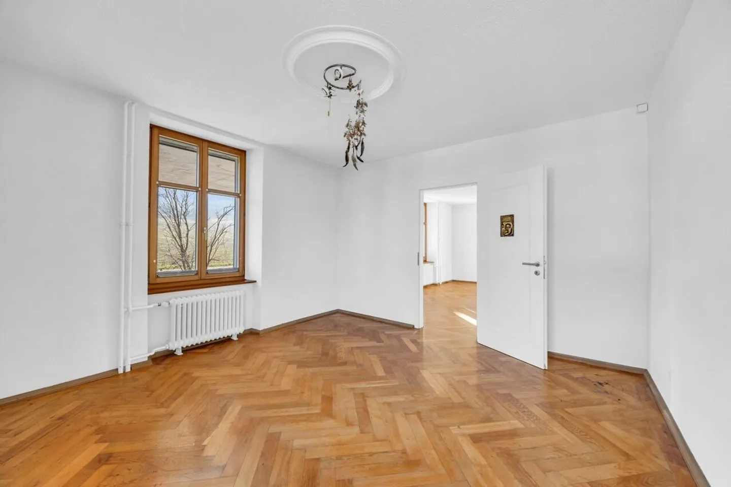 For sale in Glovelier house with 2 renovated apartments - Photo 5 of 13