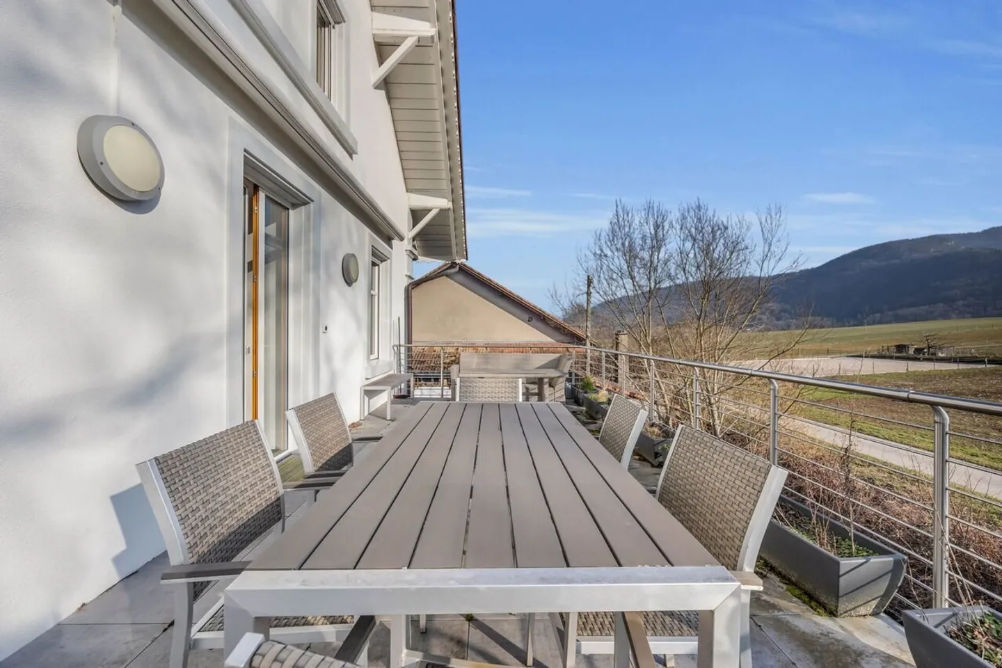 For sale in Glovelier house with 2 renovated apartments - Photo 9 of 13